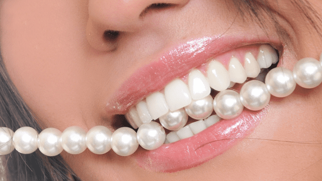 Домашнее и профессиональное отбеливание зубов
